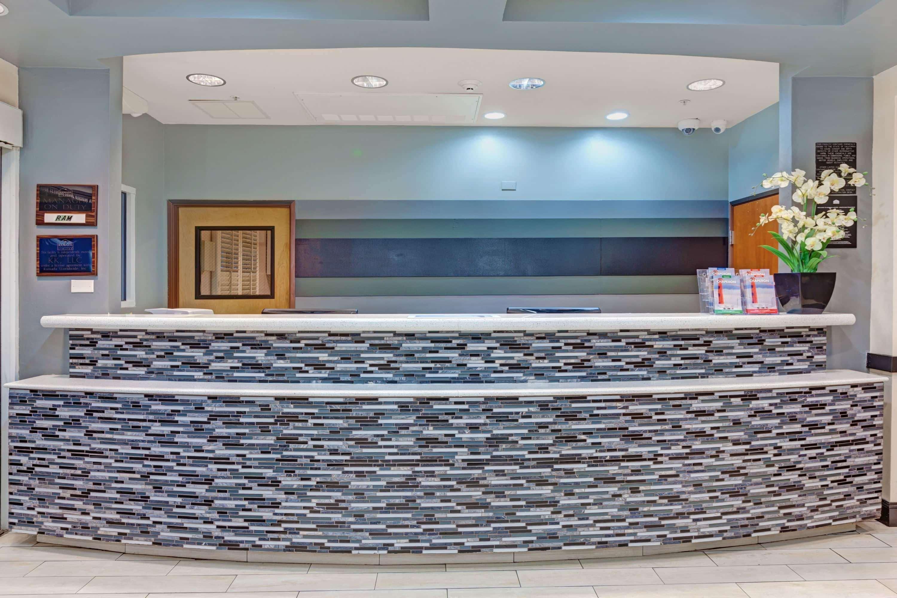 Ramada Limited And Suites San Francisco Airport Юг Сан Франциско Экстерьер фото